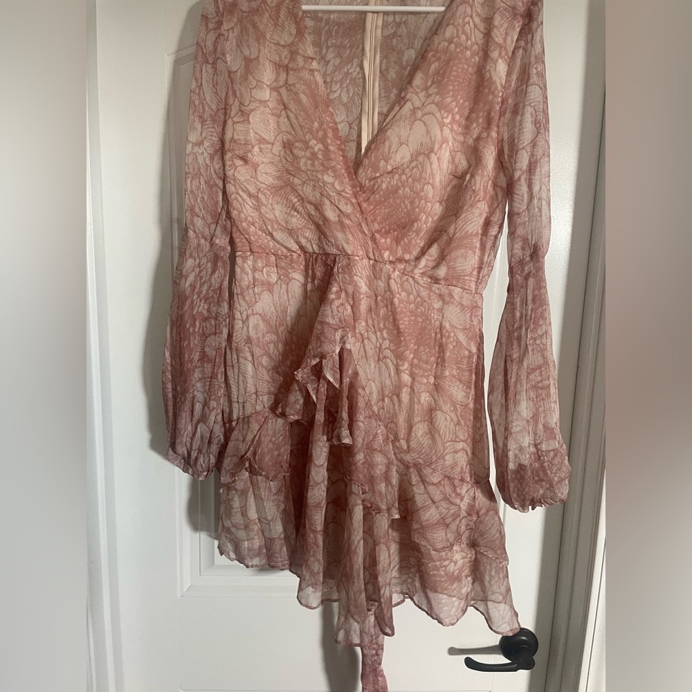 Selfie Leslie dress